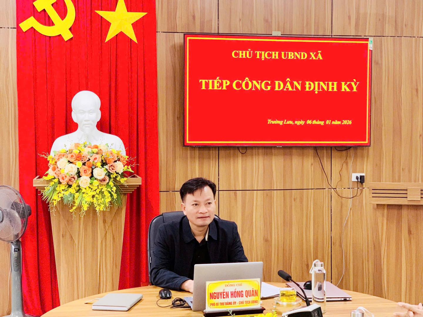 Chủ tịch ủy ban nhân dân xã tiếp công dân định kỳ