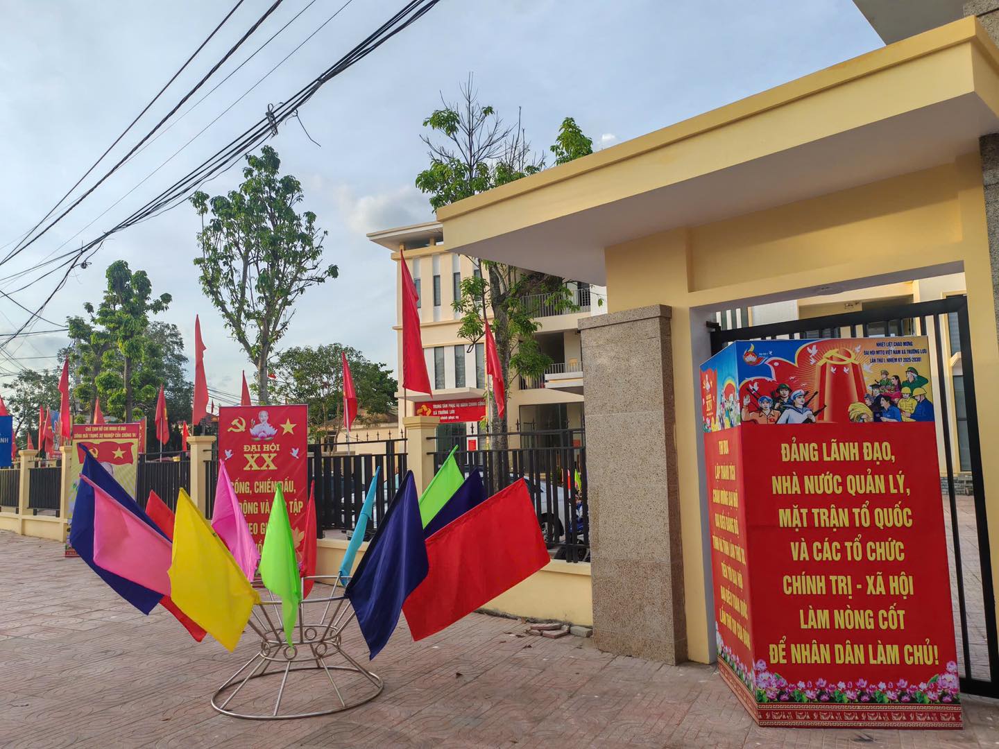 xã Trường Lưu: Cờ hoa rực rỡ chào mừng Đại hội 