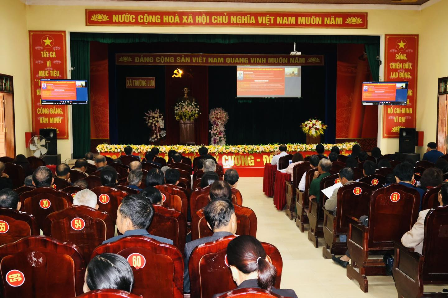 xã Trường Lưu tổ chức hội nghị kết nối trực tuyến tiếp xúc cử tri với các ứng cử viên Đại biểu Quốc Hội được bầu tại đơn vị bầu cử số 03