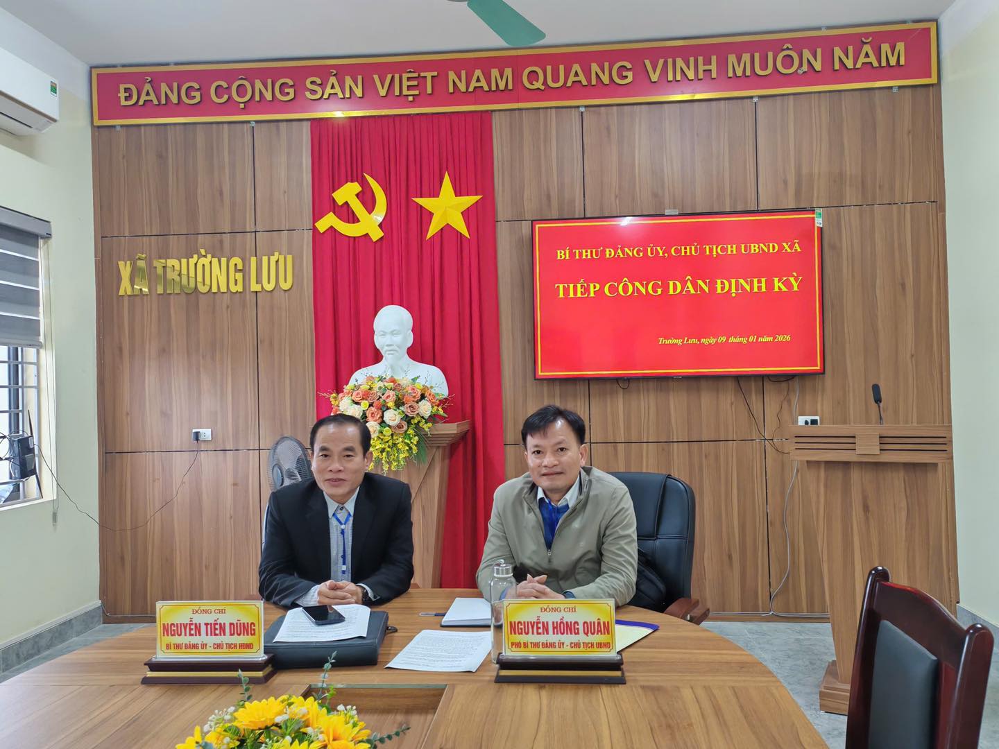 Bí thư Đảng ủy, Chủ tịch UBND xã Trường Lưu tiếp công dân định kỳ tháng 01 năm 2026