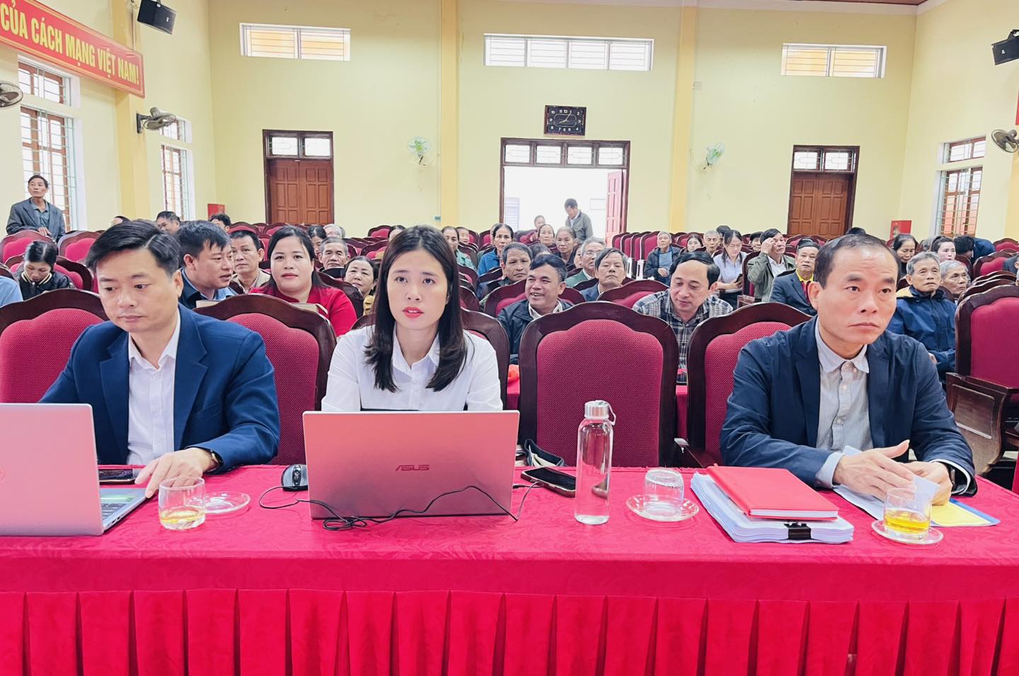 xã Trường Lưu kết nối hội nghị trực tuyến quán triệt chỉ thị của Bộ chính trị về công tác bầu cử Quốc hội khóa XVI và đại biểu HĐND các cấp nhiệm kỳ 2026-2031