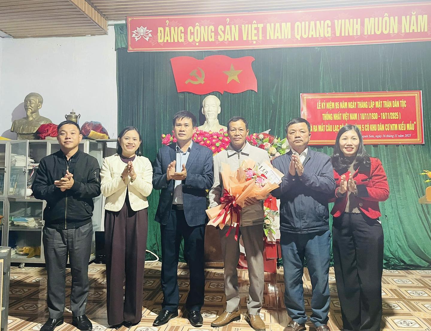 Hội LHPN xã Trường Lưu ra mắt câu lạc bộ "gia đình 5 có - Nông thôn mới kiểu mẩu" tại thôn Quỳnh Sơn