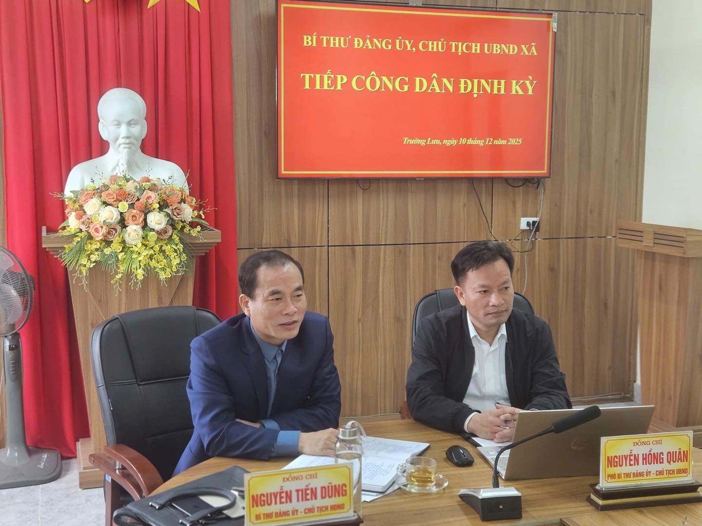 Bí thư Đảng ủy, Chủ tịch UBND xã Trường Lưu tiếp công dân định kỳ tháng 12