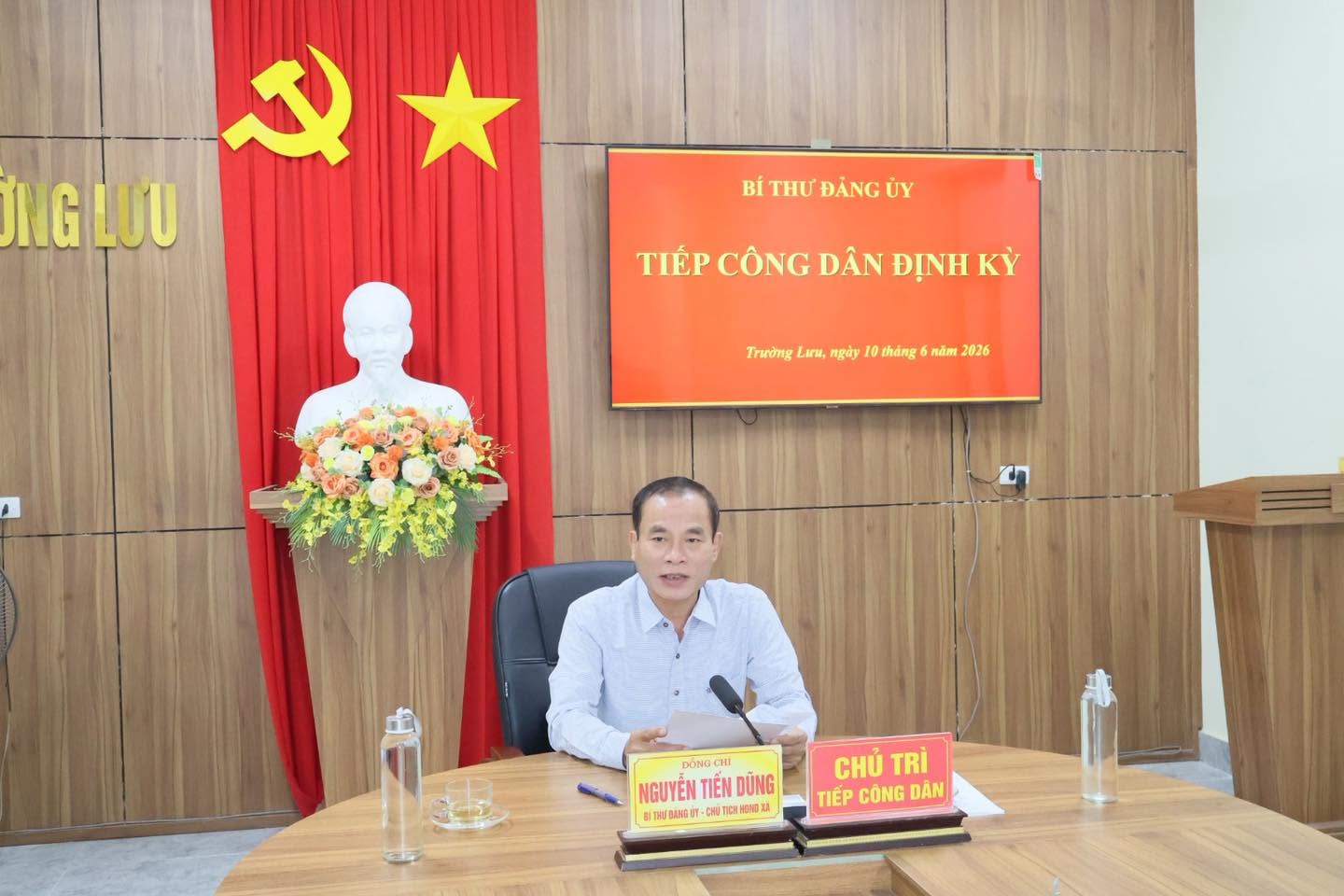 Đồng chí Bí thư Đảng ủy xã Trường Lưu tiếp công dân định kỳ tháng 6 năm 2026