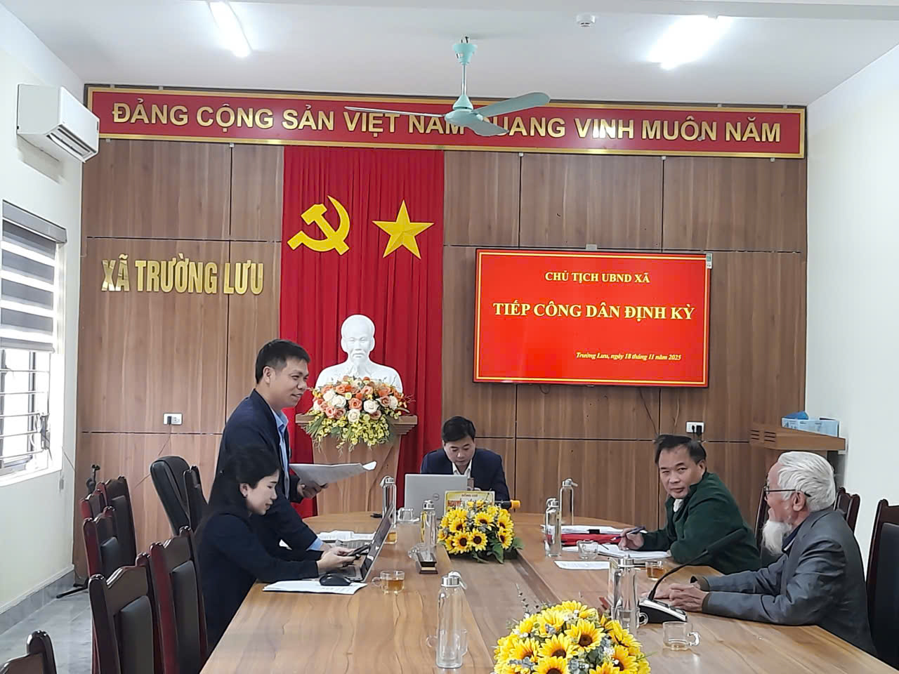 Chủ tịch UBND xã Trường Lưu tiếp công dân định kỳ ngày 18 tháng 11 năm 2025