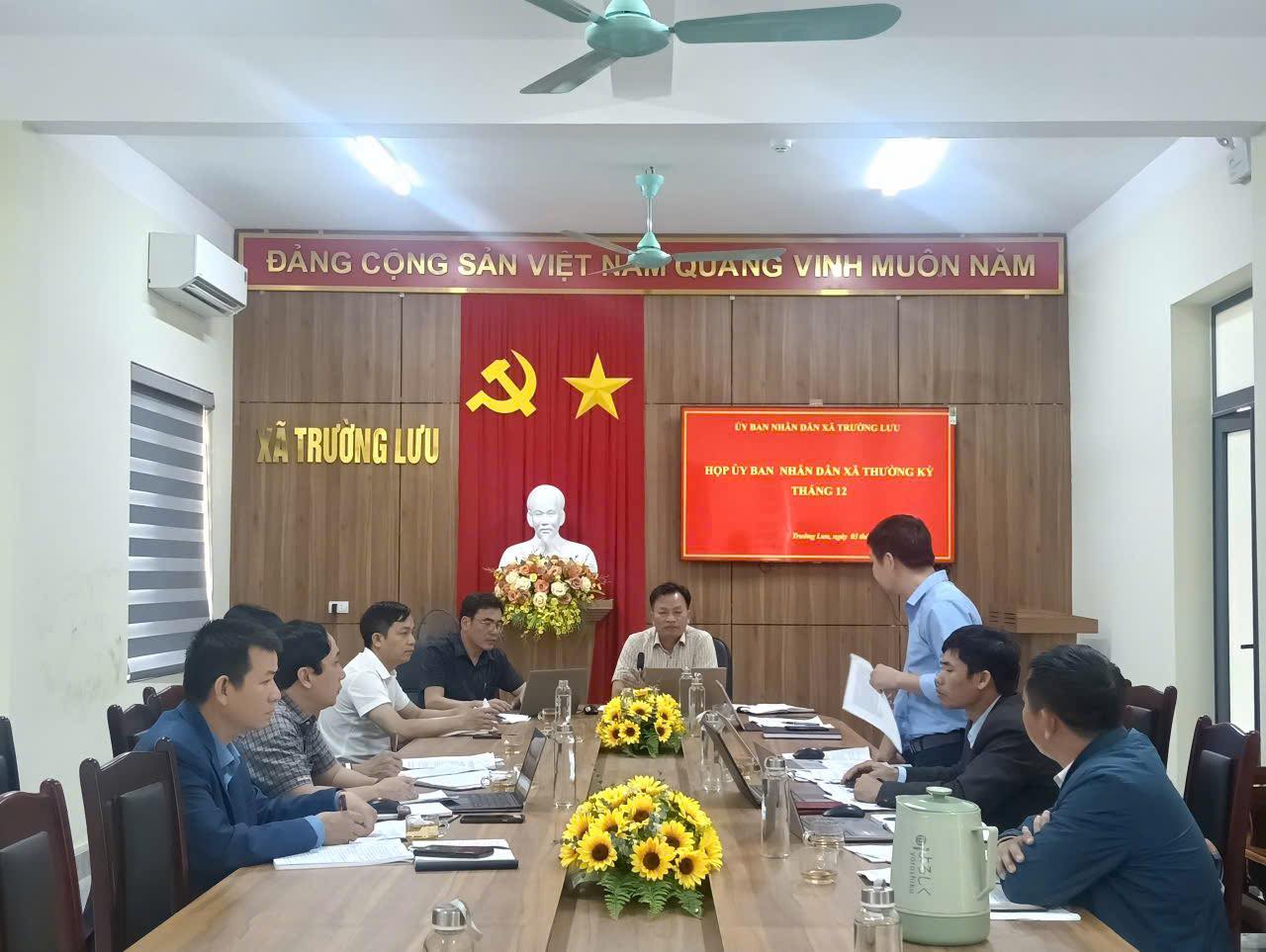 UBND xã Trường Lưu tổ chức họp phiên thường kỳ tháng 12 năm 2025