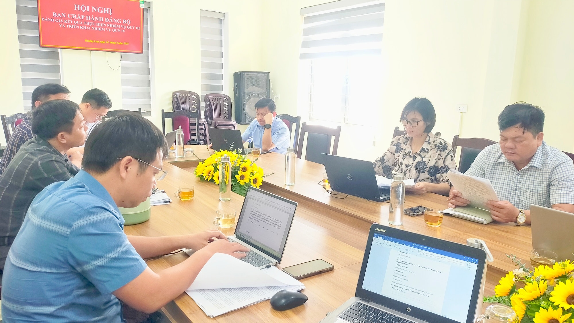 Đảng ủy xã Trường Lưu tổ chức Hội nghị Ban Chấp hành Đảng bộ quý III năm 2025