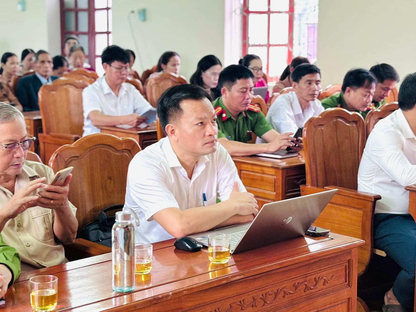 xã Trường Lưu kết nối đường truyền trực tuyến học tập Nghị Quyết và thảo luận góp ý kiến vào chương trình hành động thực hiện Nghị quyết đại hội đại biểu Đảng bộ tỉnh lần thứ XX, nhiệm kỳ 2025 - 2030