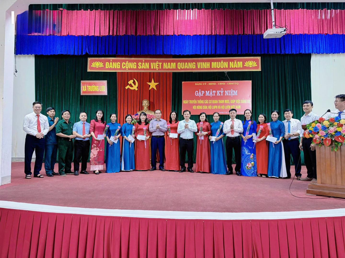 Đảng ủy, MTTQ xã Trường Lưu tổ chức gặp mặt kỷ niệm Ngày truyền thống các cơ quan tham mưu, giúp việc của Đảng, ngày thành lập Hội Nông dân, Hội Phụ nữ và Hội LHTN Việt Nam