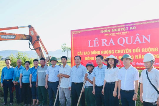 Xã Trường Lưu ra quân thực hiện chuyển đổi ruộng đất giai đoạn 3 tại thôn Nguyệt Ao