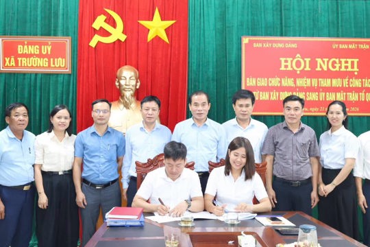 Hội nghị bàn giao chức năng, nhiệm vụ tham mưu về công tác dân vận từ Ban Xây dựng Đảng sang Ủy ban Mặt trận Tổ quốc Việt Nam xã. 