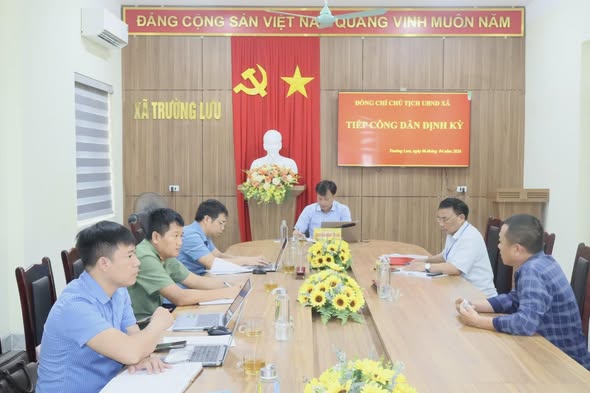 Chủ tịch Ủy ban nhân dân xã tiếp công dân định kỳ