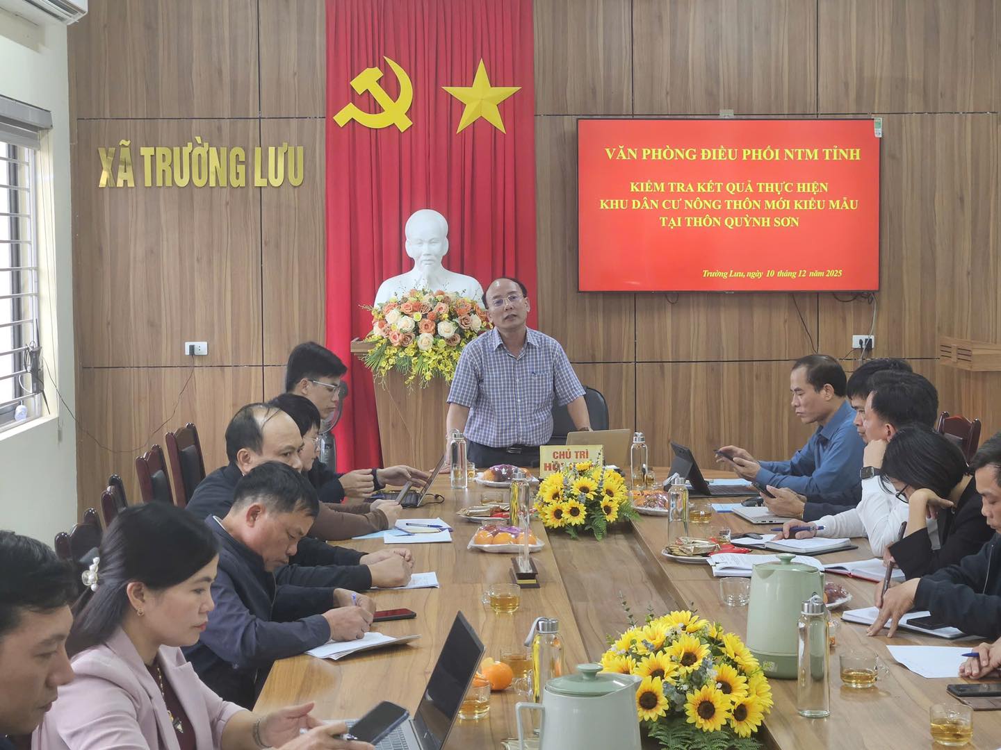 Kiểm tra kết quả thực hiện khu dân cư Nông thôn mới kiểu mẩu tại thôn Quỳnh Sơn 